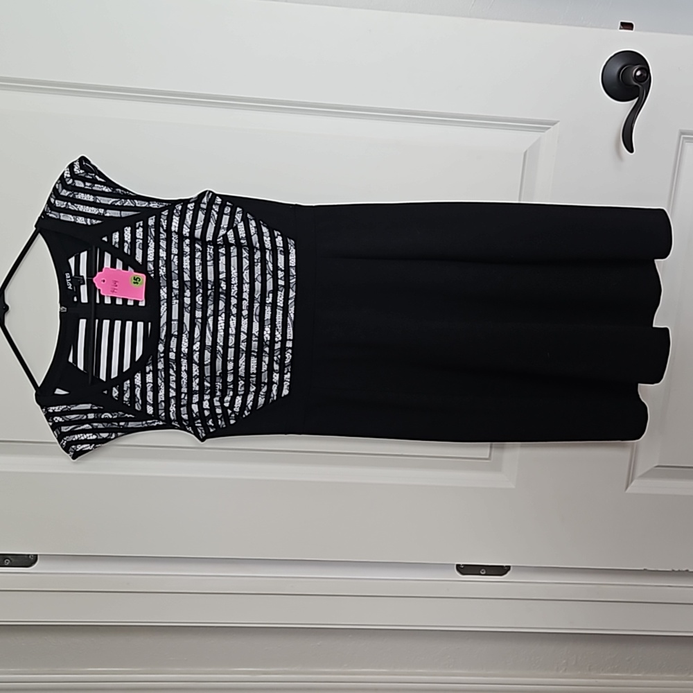 Apt. 9 Lace Dress Size 2